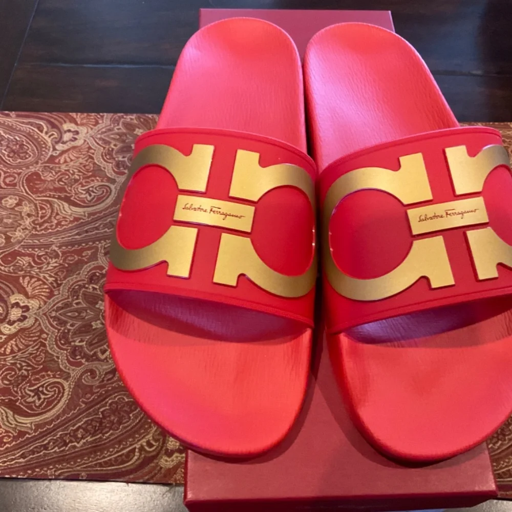 salvatore ferragamo men’s red/gold groove 2 slides, size 9, BNIB, last one- htf